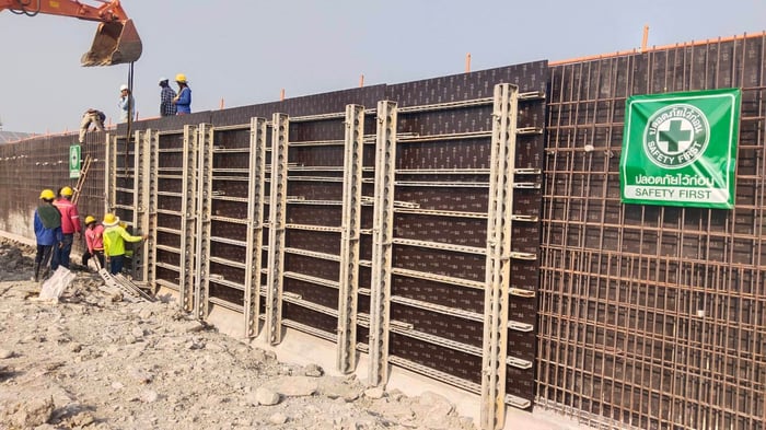 ระยะสแปนแนะนำ ระหว่างคานรองรับ (Secondary Beam) ควรอยู่ที่ 0.35 ม. ซึ่งจากการคำนวณให้ผลดังนี้: