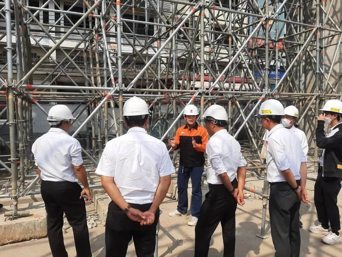 เลือกผู้ผลิตที่ให้บริการรับประกันยาวนานขั้นต่ำ 1 ปีขึ้นไป มีบริการหลังการขายตรวจสอบว่ามีทีมซ่อมบำรุงหรือให้คำปรึกษาเมื่อเกิดปัญหา