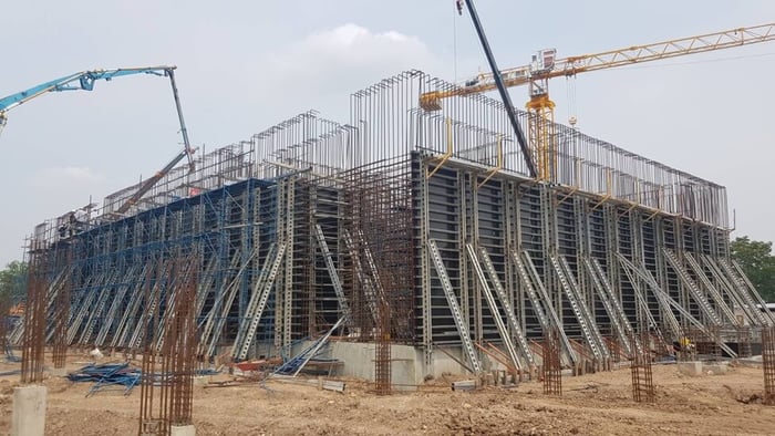 ผิวคอนกรีตสวย – Top beam Base Beam แข็งแรงทำให้ได้ผิวคอนกรีตที่เรียบตรงสวยงาม