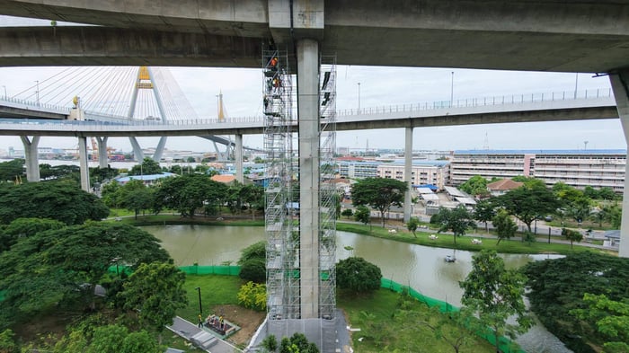 ภาพตัวอย่างการการออกแบบนั่งร้านสูง 35 เมตร