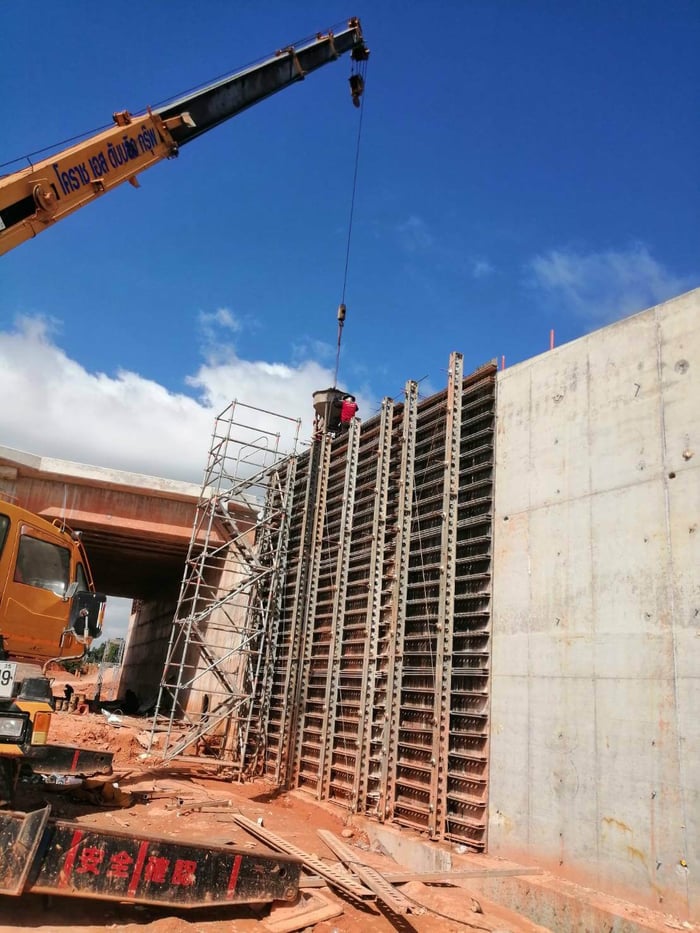 แบบหล่อคอนกรีตออกแบบคำนวณอย่างไร