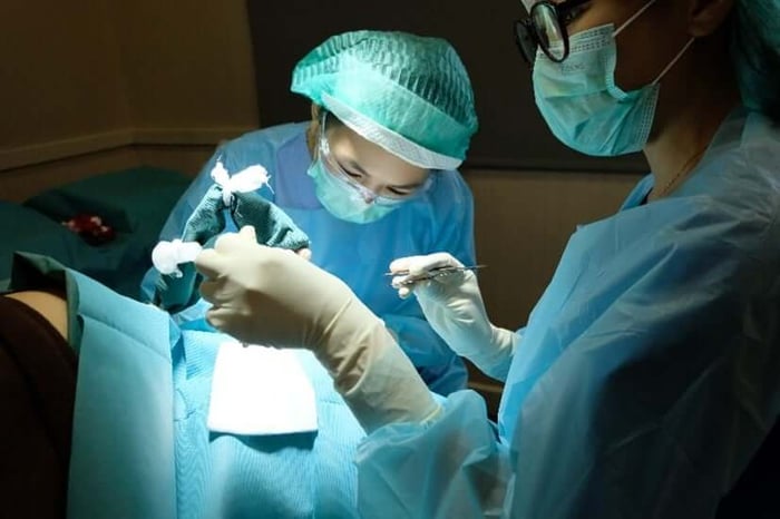 Understanding the Basics of Hair Follicle Transplantation