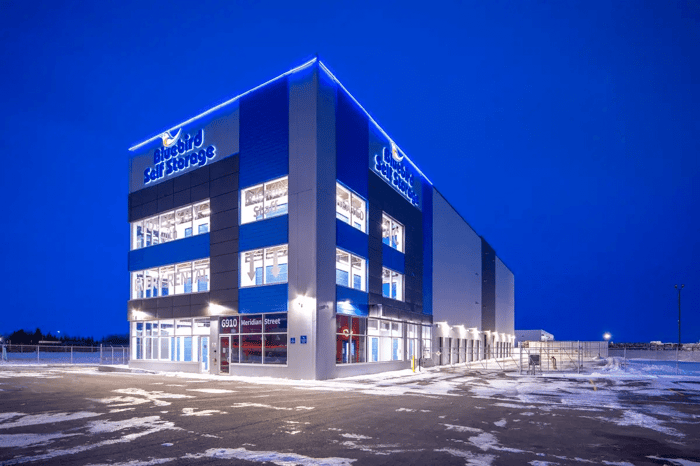 Maximize Your Living Space with the Right Edmonton Storage