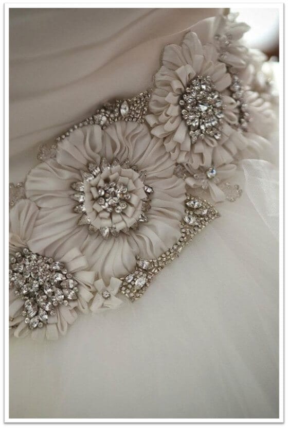 Overlay on crepe or satin: This makes embroidered motifs stand out with elegance and clarity.