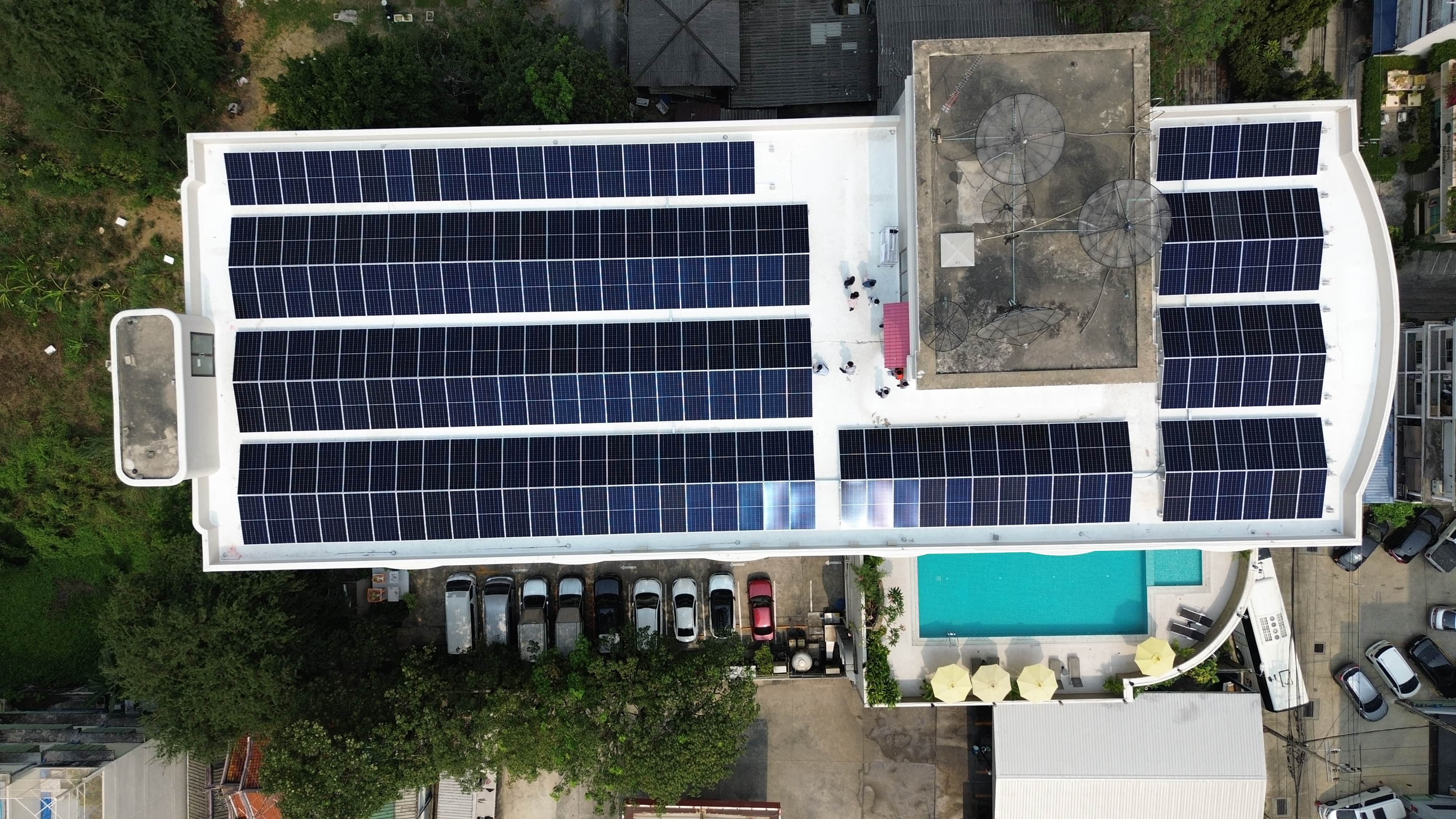 GEE Solar สร้างอนาคตโรงแรมที่ยั่งยืนด้วยพลังงานโซลาร์เซลล์