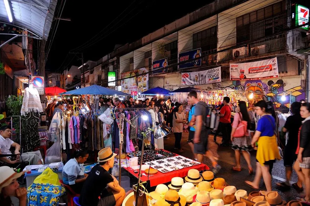 Wua Lai Walking Street