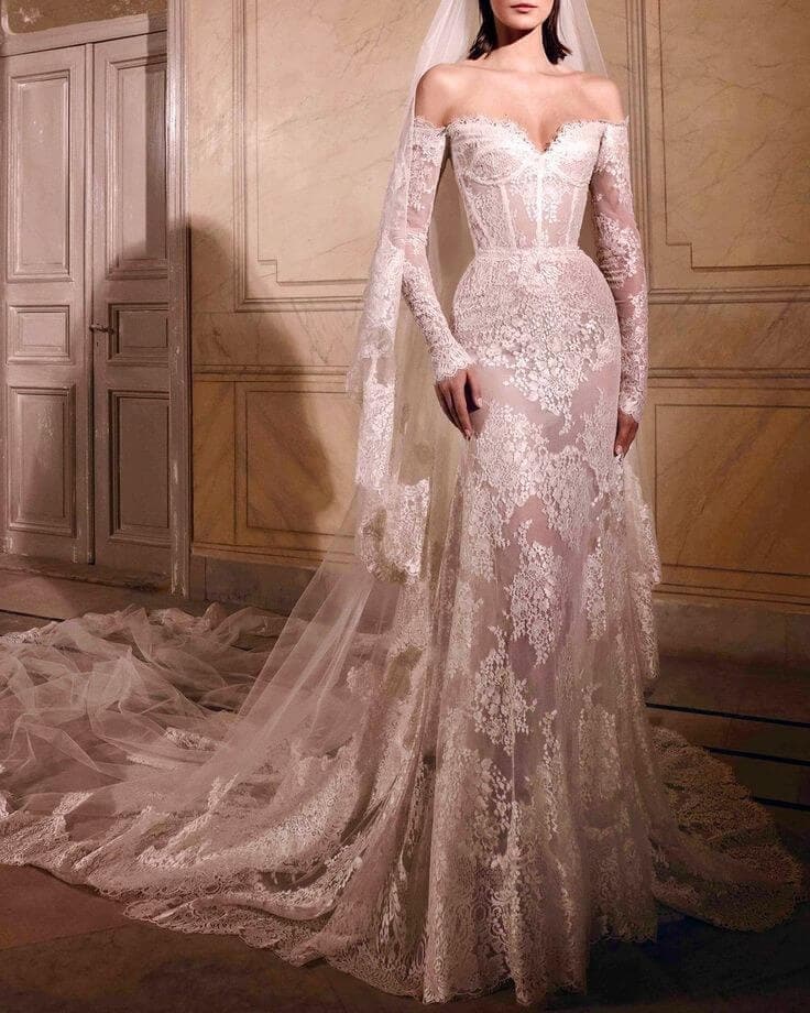 Chantilly Lace – The Allure of French Lace in Modern Fashion