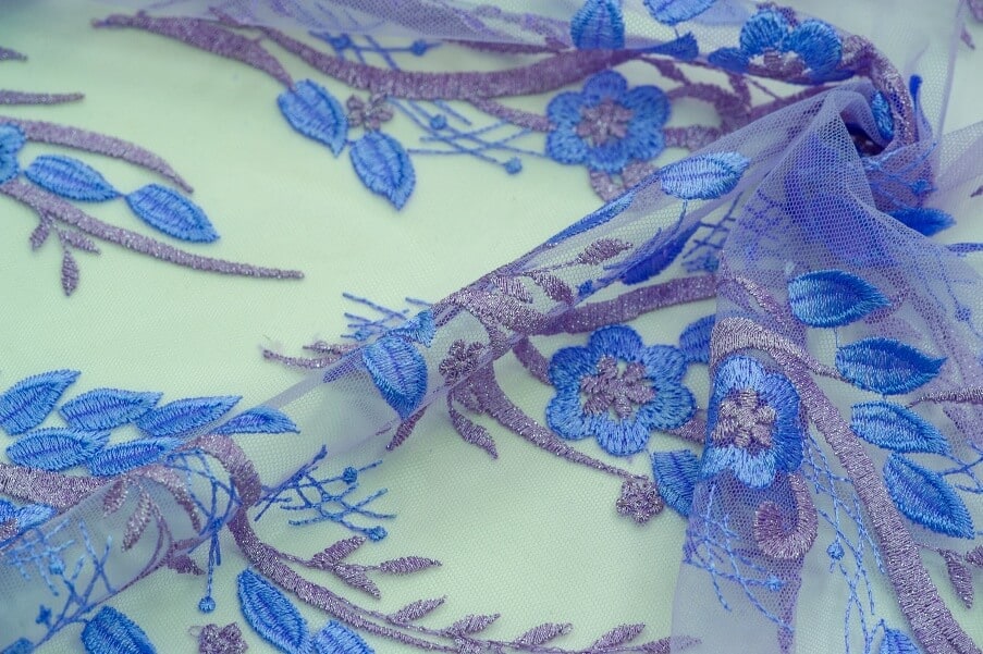 Why Quiet Luxury Lace Looks “Still—Yet Expensive”