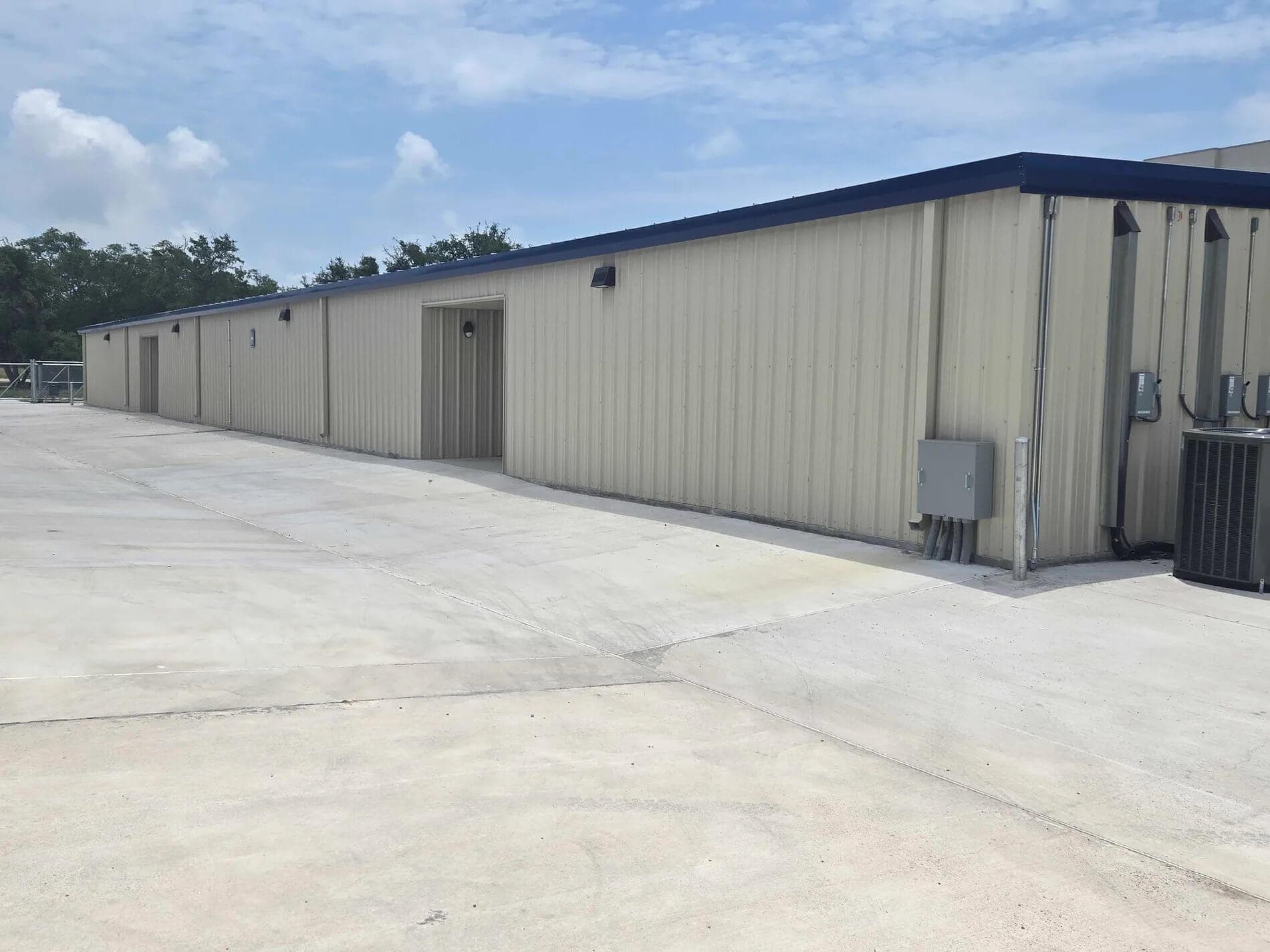 How Aransas Pass Storage Units Simplify Summer Moves