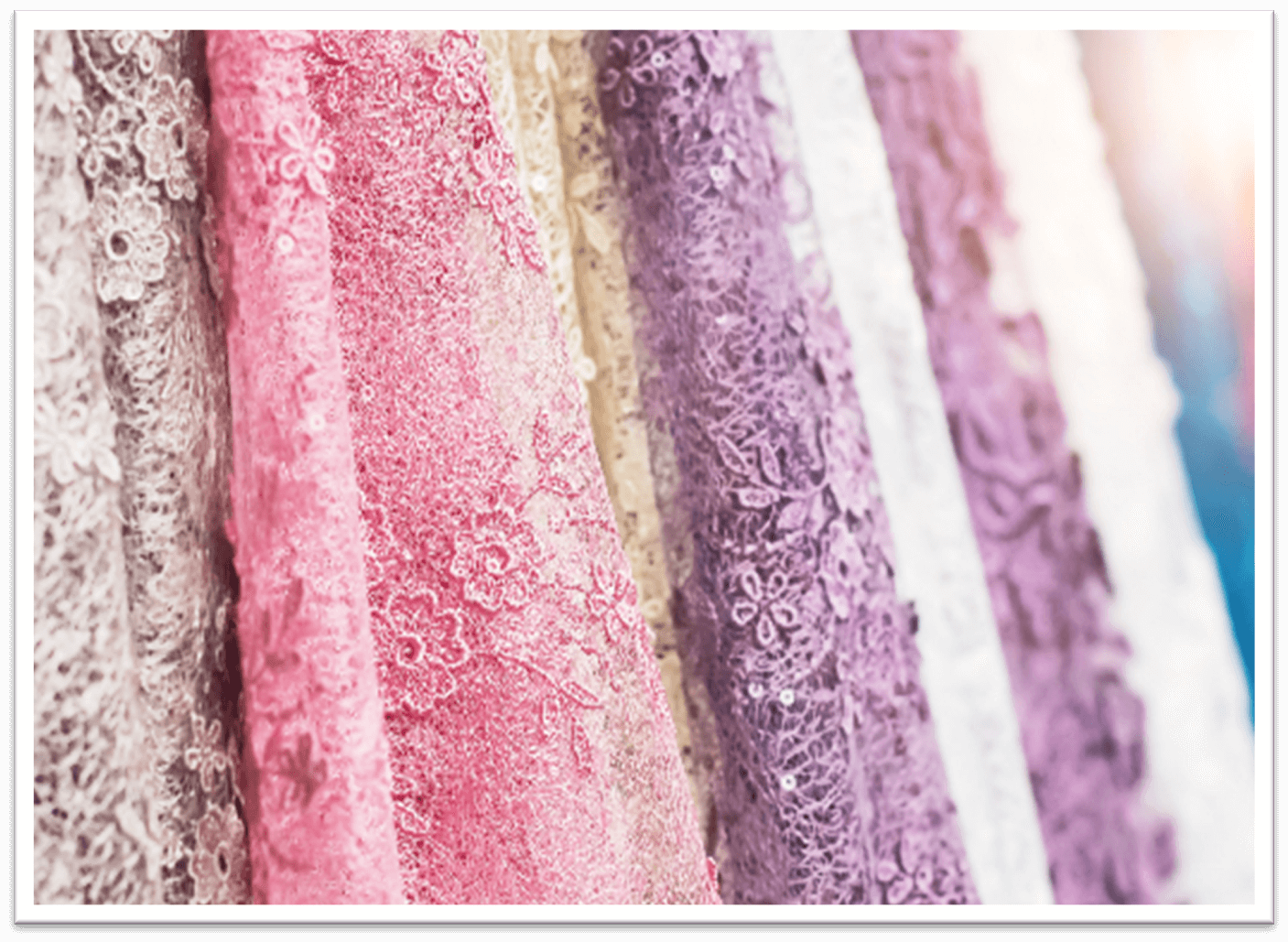 Ask United Lace’s design team for free consultations via LINE Official.