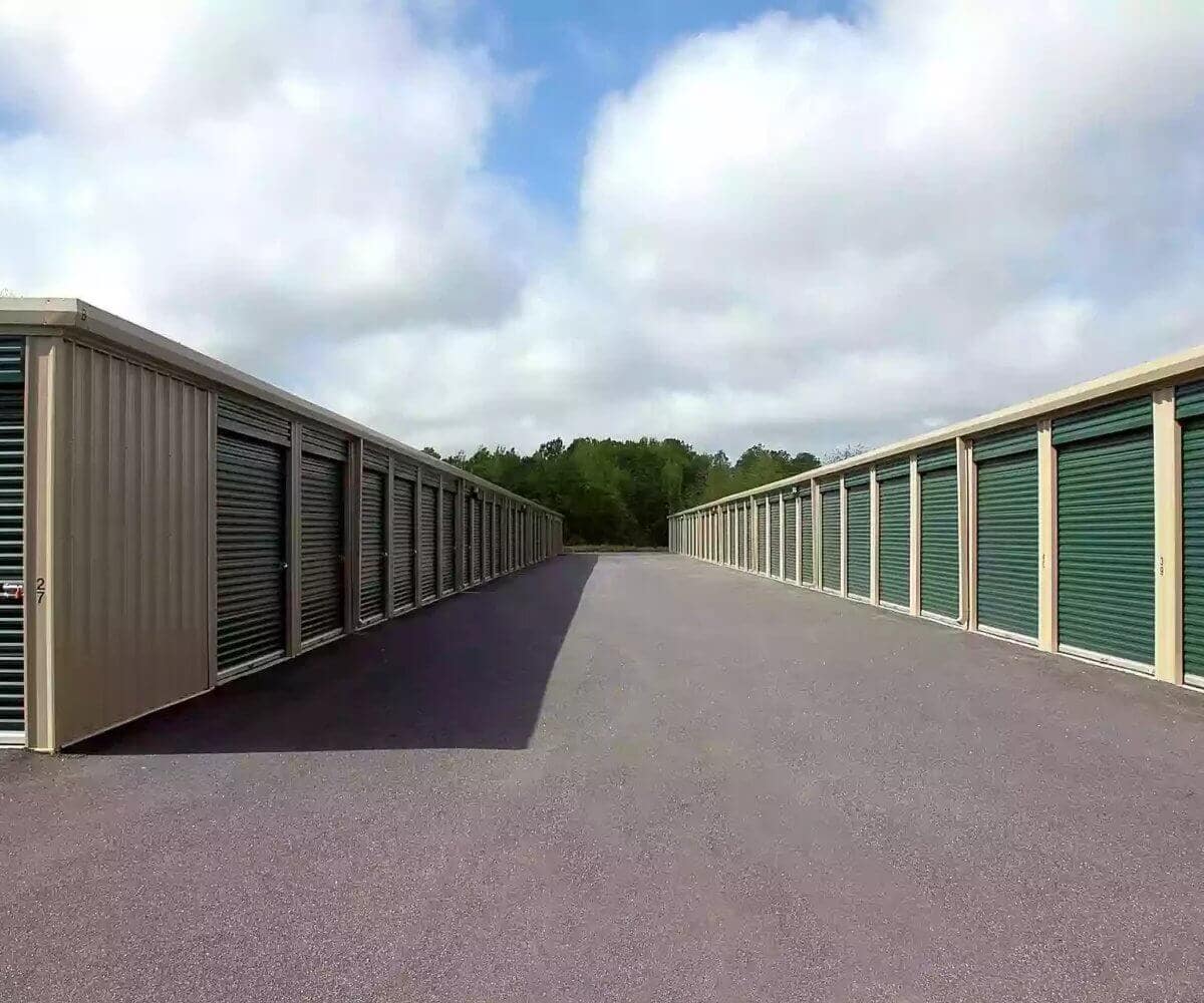 L’histoire pionnière de Mini Mall Storage Properties avec le fondateur original Joe Giuffre et le PDG actuel, Adam Villard