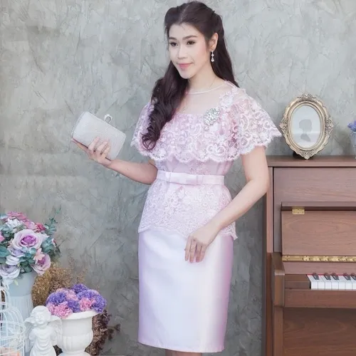 เมื่อพูดถึงชุดผ้าลูกไม้แบบทันสมัย เรื่องความสวยความงามนั้นย่อมเป็นของคู่กันกับผู้หญิงในแต่ละคน ซึ่งความสวยความงามนี้เรารวมไปถึงเรื่องของเสื้อผ้าด้วย