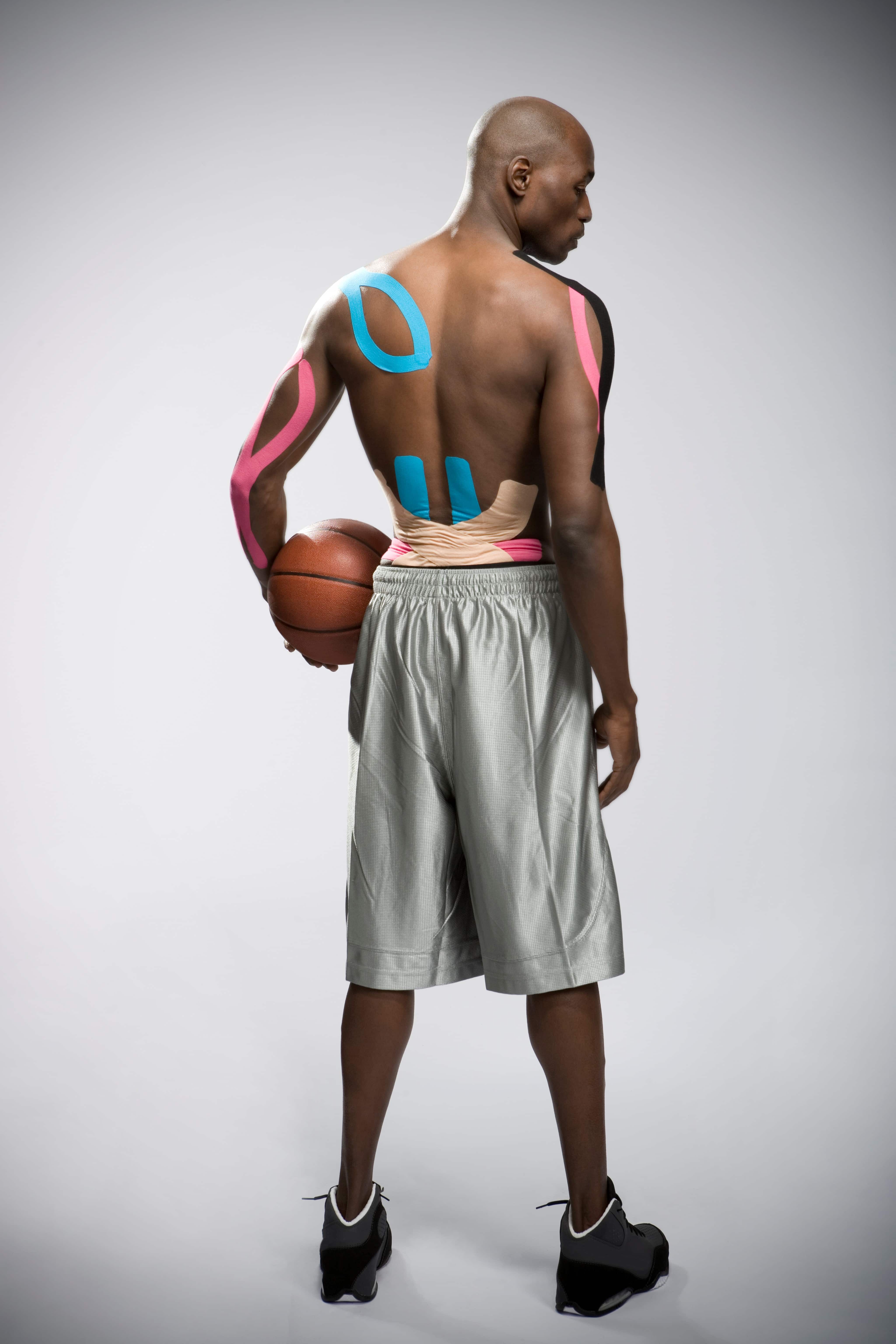 การติดเทปที่หลังส่วนล่าง (Lower Back Support)