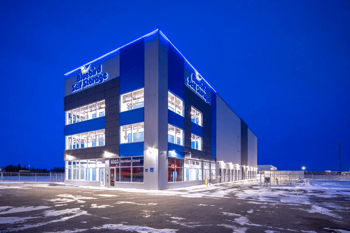 Maximize Your Living Space with the Right Edmonton Storage
