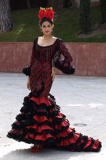 Beyond its use in traditional attire, lace has become a versatile element in modern fashion