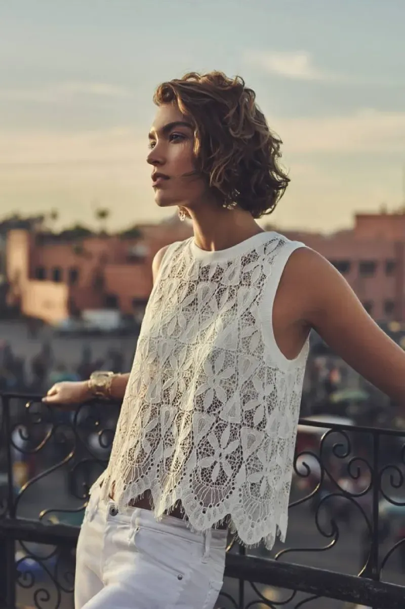 Lace fabric is synonymous with elegance and femininity, but who says it can't be incorporated into a casual and chic look?